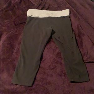 PINK cropped leggings